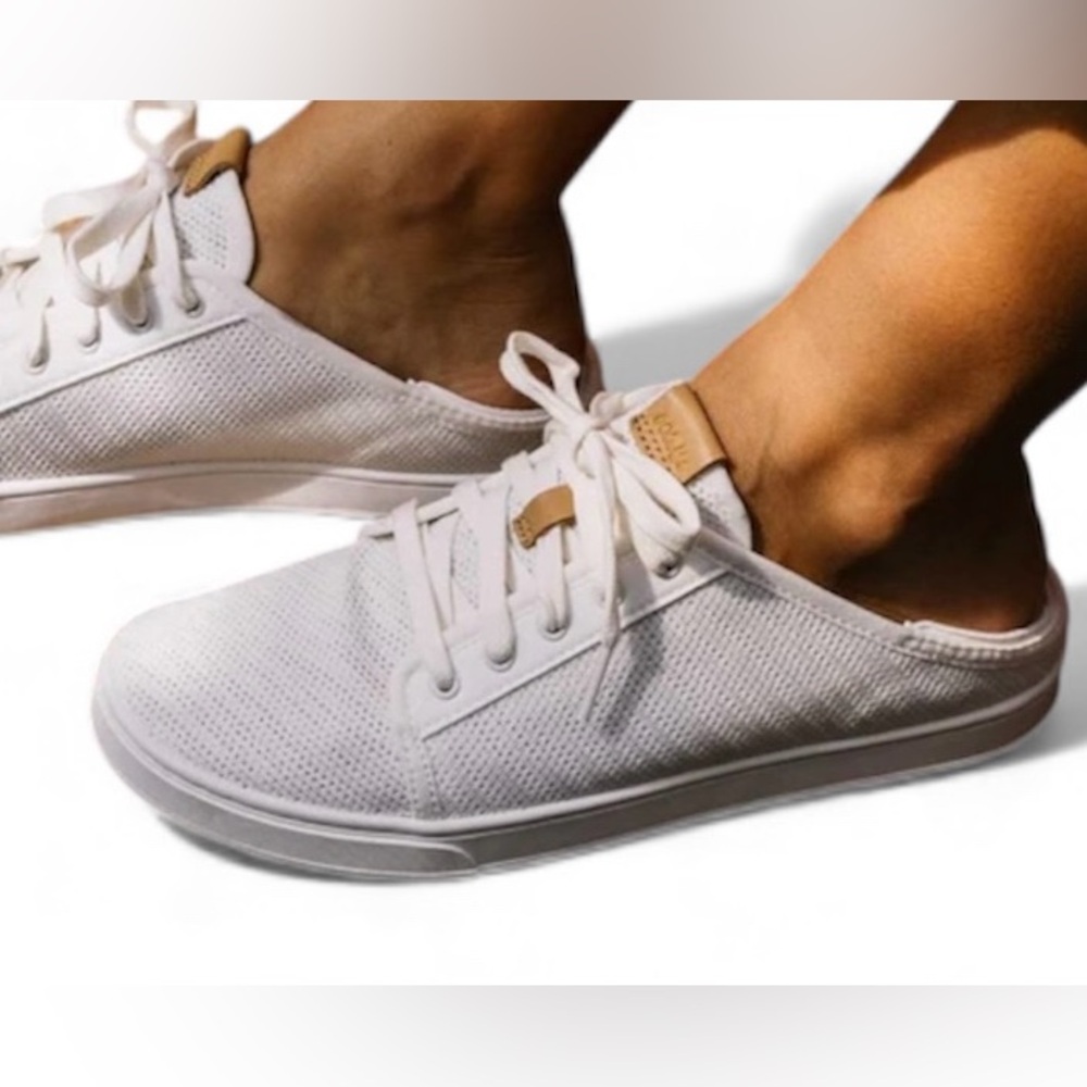Okukai Pehuea Lī White Mesh Convertible Sneakers size 9